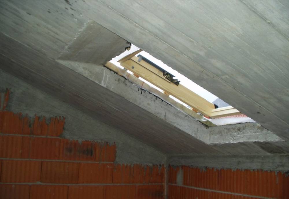 Priprema otvora za ugradnju krovnih prozora na armirano - betonskoj kosoj krovnoj ploči.